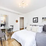 New 1 Bed Zone 2 Ideal For Contractors Free Parking & Near Uber Boat Pier , Long Stays Welcome , Offers