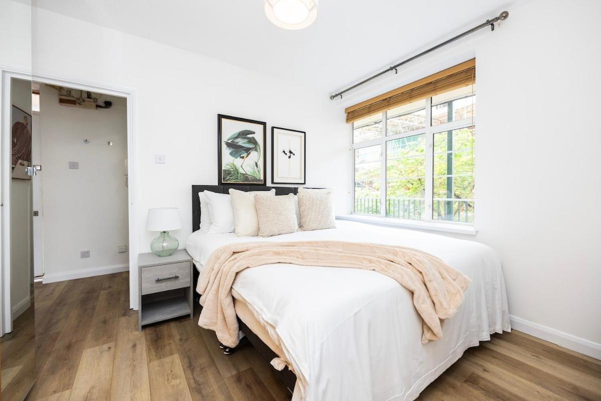 New 1 Bed Zone 2 Ideal For Contractors Free Parking & Near Uber Boat Pier , Long Welcome , Offers *