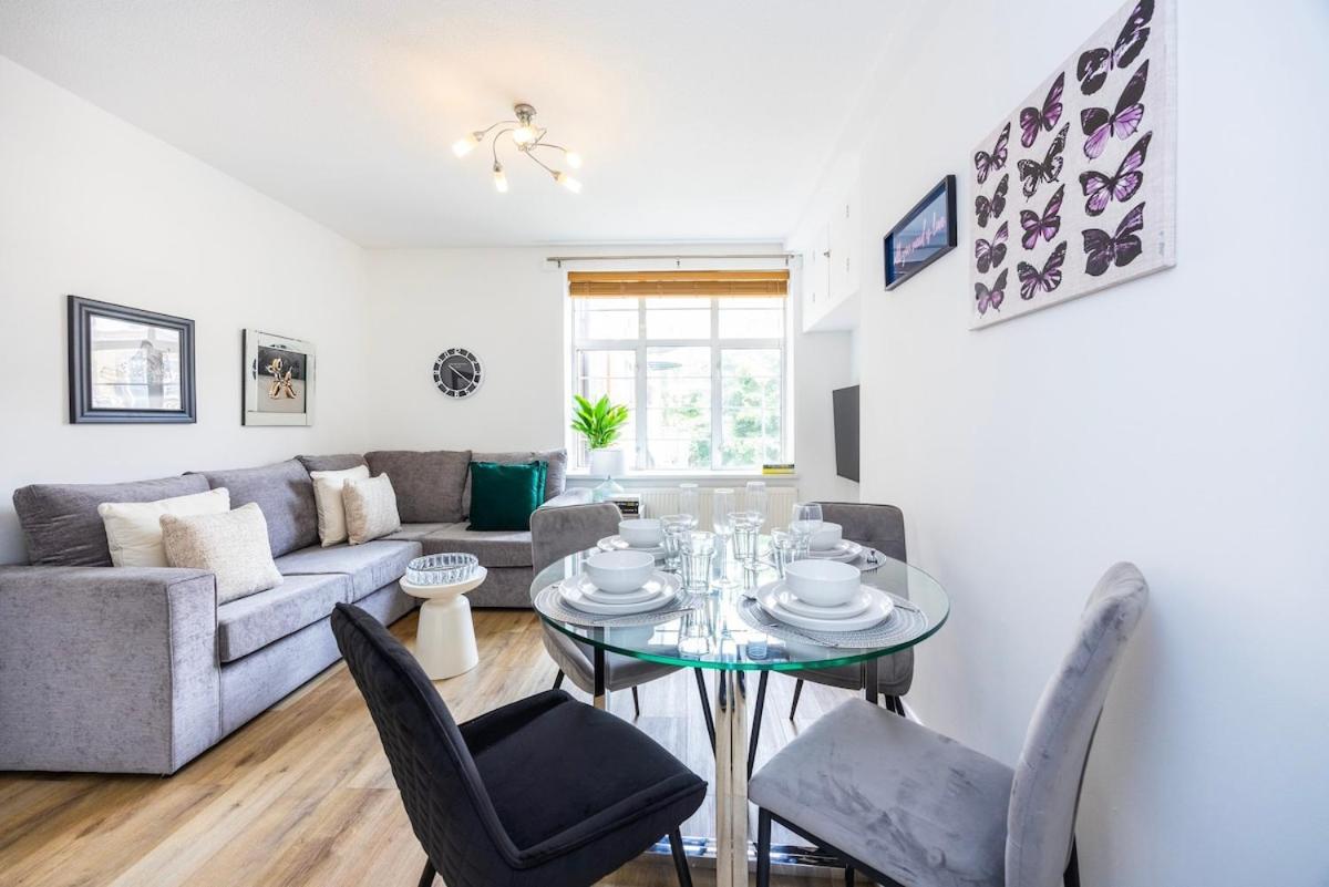 New 1 Bed Zone 2 Ideal For Contractors Free Parking & Near Uber Boat Pier , Long Welcome , Offers * Londra
