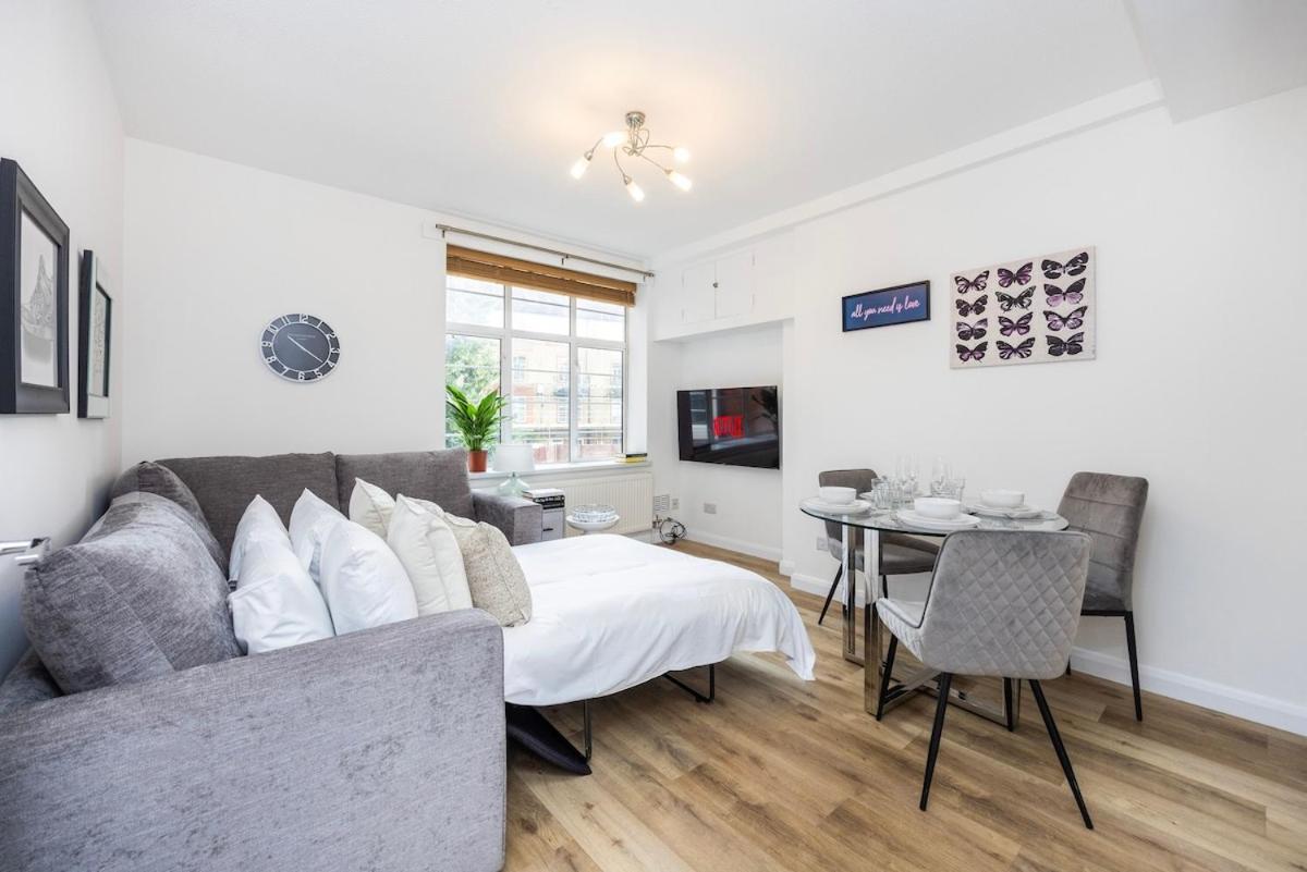 New 1 Bed Zone 2 Ideal For Contractors Free Parking & Near Uber Boat Pier , Long Welcome , Offers